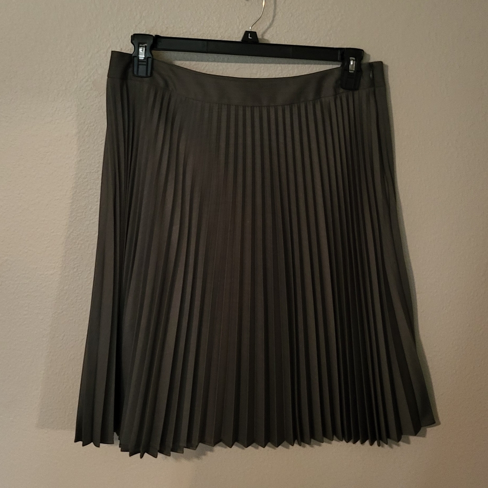 Pendleton Charcoal Pleated Skirt. Size 12